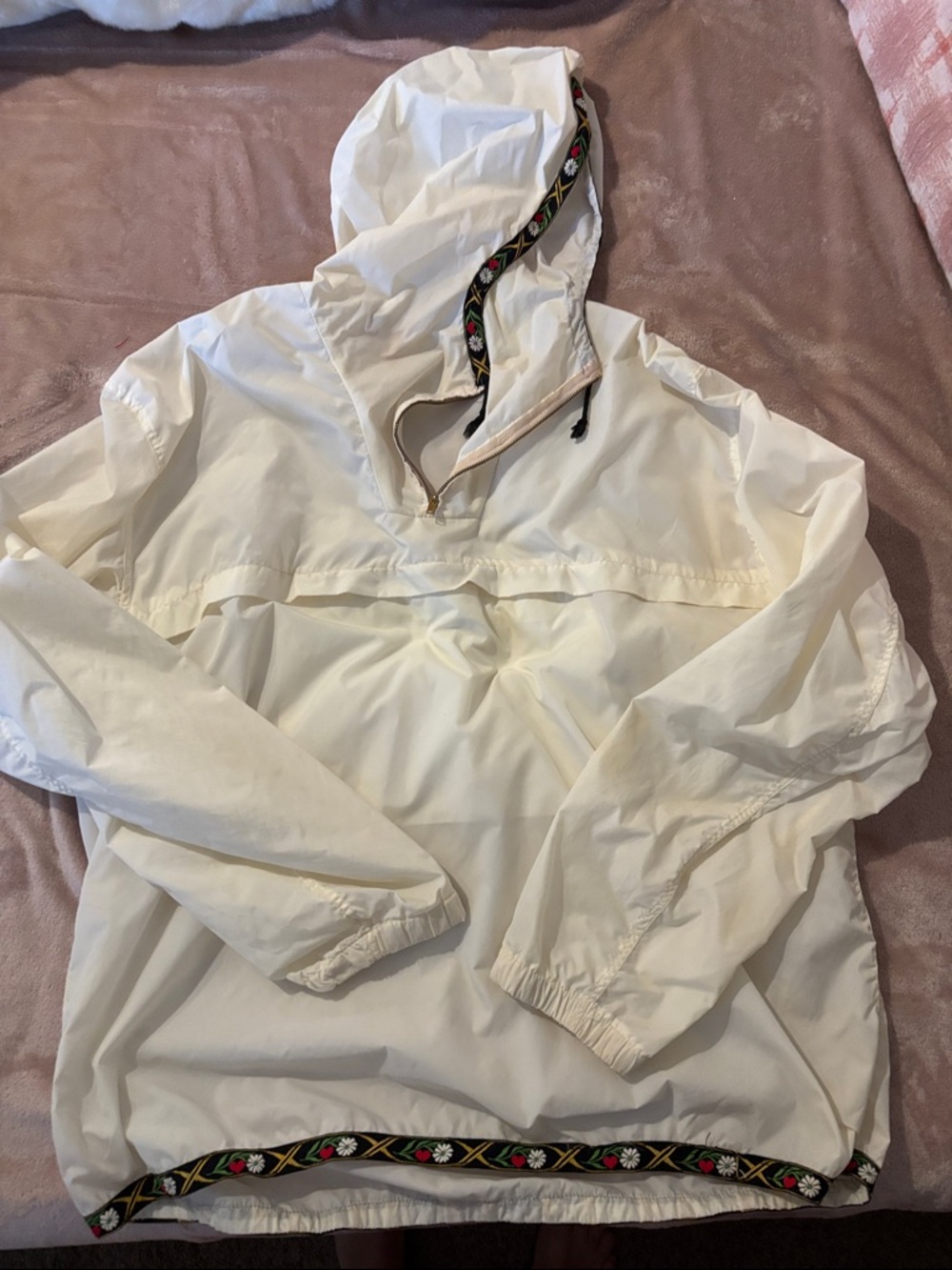 Vintage, white Pullover Windbreaker with Embroidered Trim